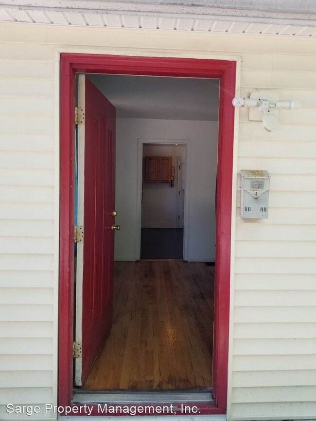 Building Photo - 4 br, 2 bath House - 517 S Mitchell St