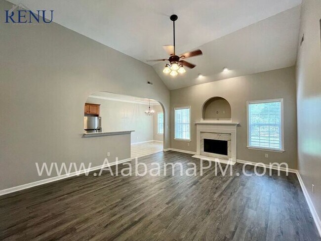 Building Photo - NEW PRICE!!
