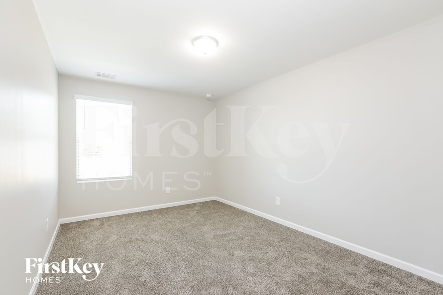 Building Photo - 156 Alexander Ln