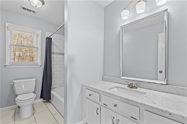 Building Photo - 3460 Goldenrod Dr