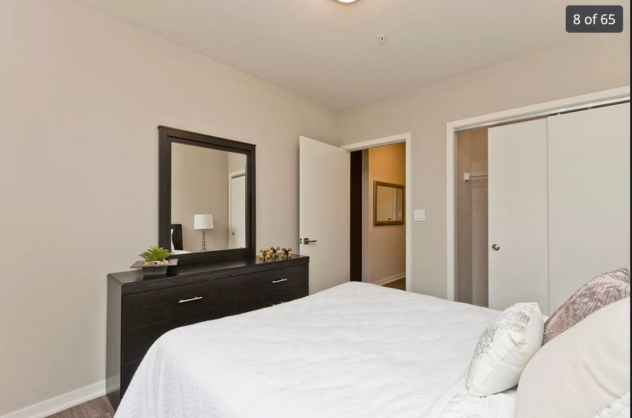 Building Photo - 1429 N Wells St