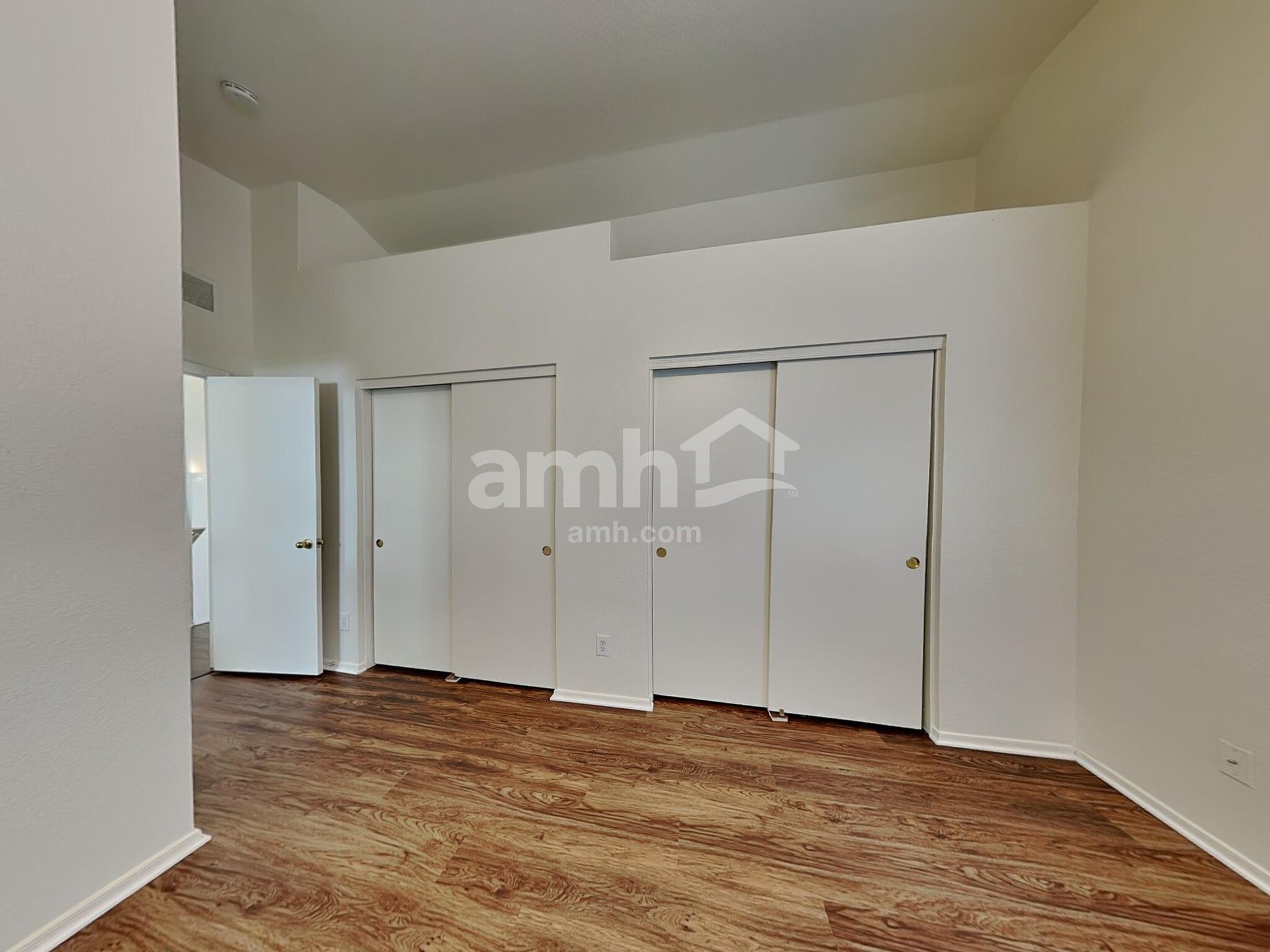Building Photo - 1750 W Union Hills Dr