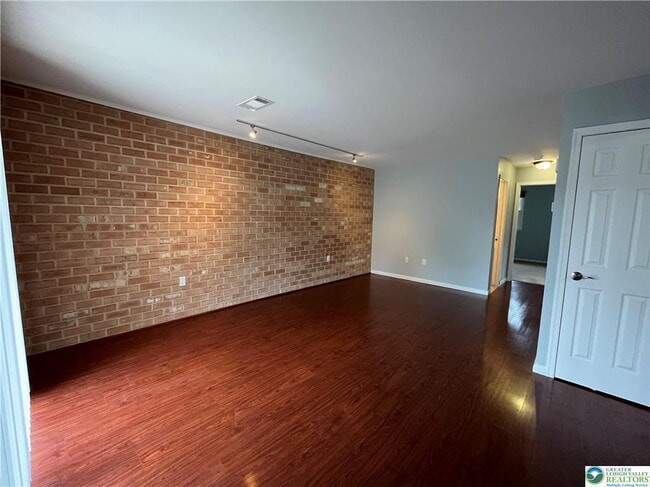 Building Photo - 4053 Vaughn St