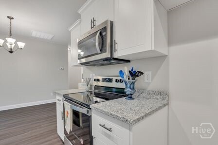 Building Photo - 8 Donny Cir