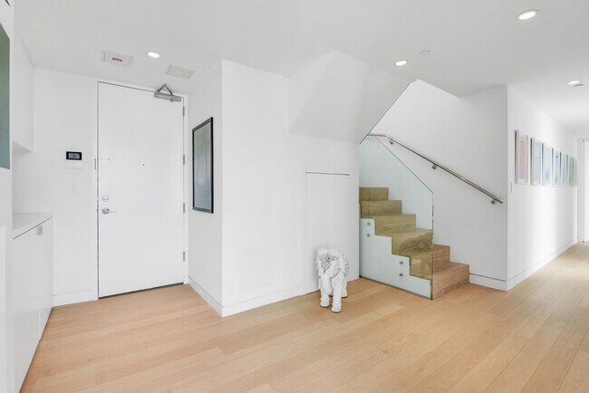 Building Photo - 250 Bowery