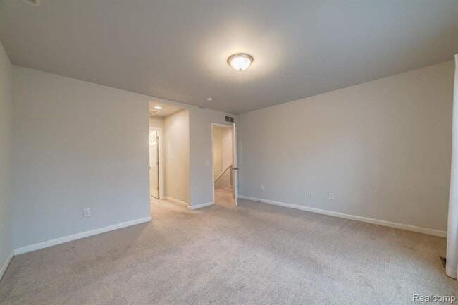 Building Photo - 324 Stratford Ln