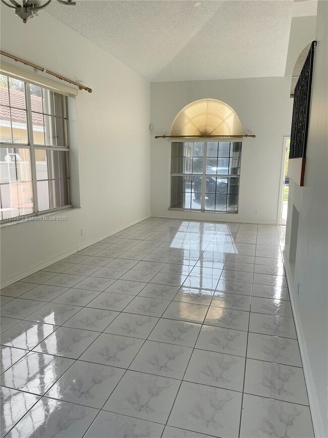 Building Photo - 1320 NW 185th Ave