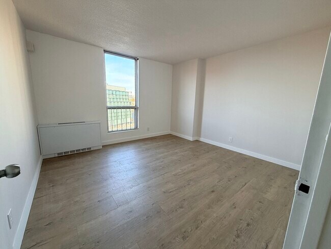 Building Photo - 44 Washington St