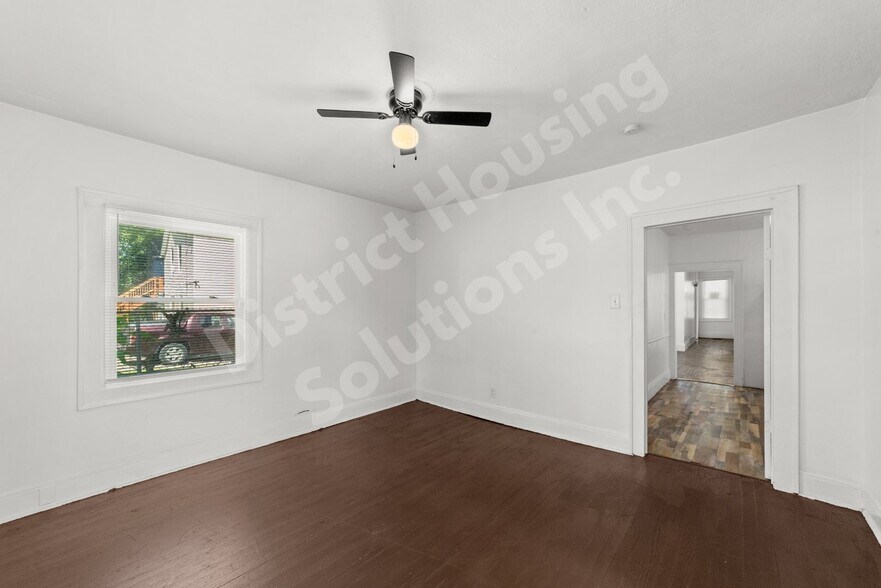 Building Photo - 8302 Sowinski Ave