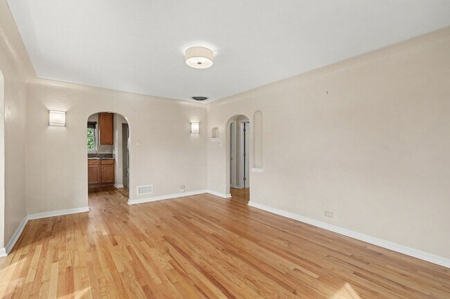 Building Photo - 2651 Adams St
