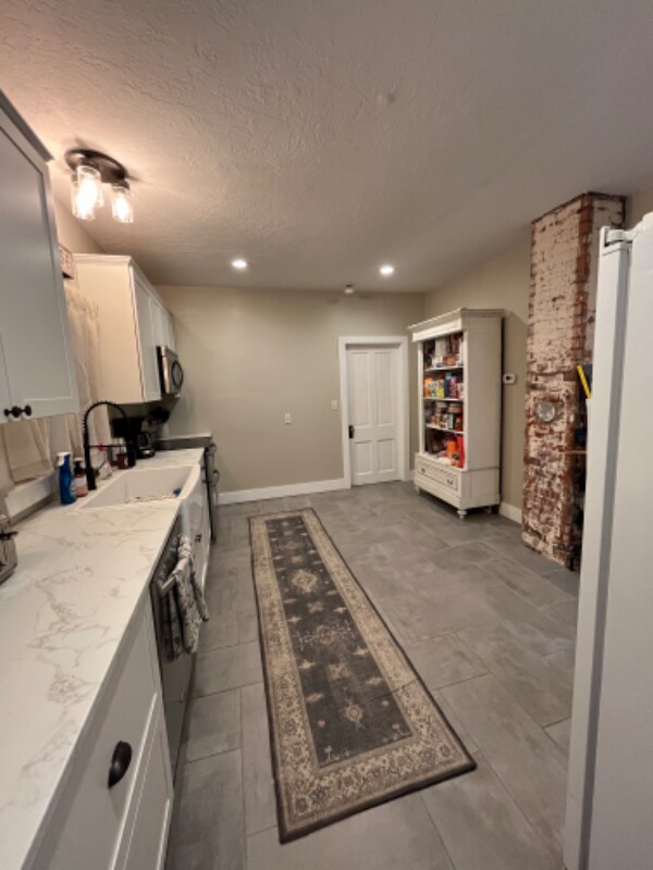 Building Photo - 21601 Co Rd 74