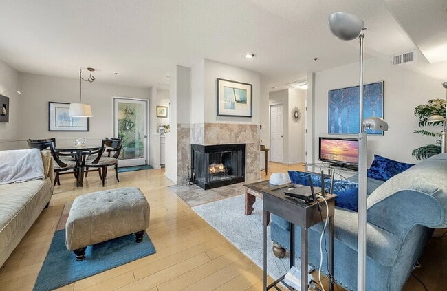 Building Photo - Move in and enjoy this amazingly located P...