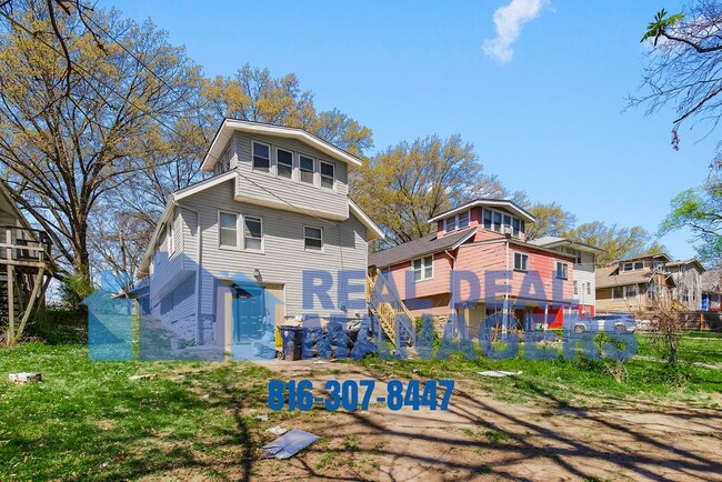 Building Photo - 5-Bedroom Home in Kansas City, MO Ready fo...