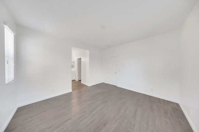 Building Photo - 6287 Ancora Ln