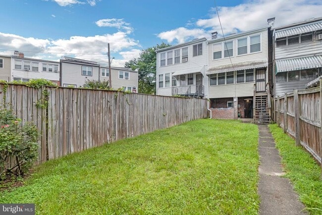 Building Photo - 415 Gallatin St NW