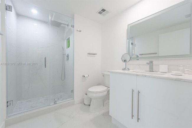 Building Photo - 335 S Biscayne Blvd