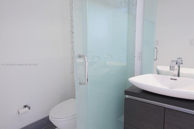 Building Photo - 200 S Biscayne Blvd