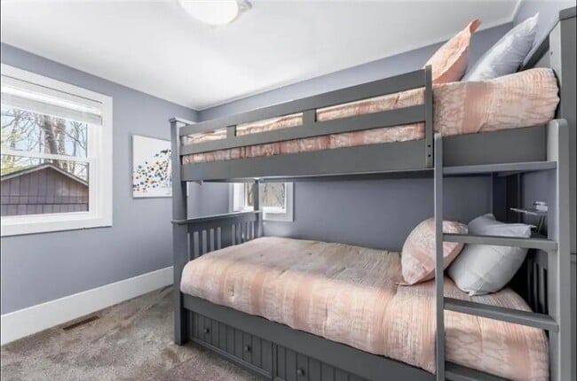 Building Photo - 315 Goldfinch Pl