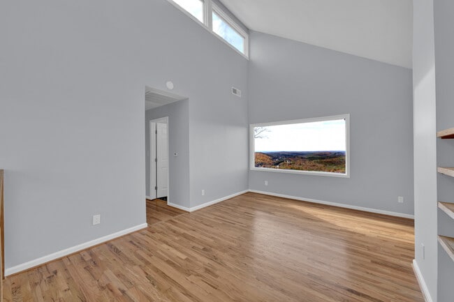 Building Photo - 294 Shades Crest Rd