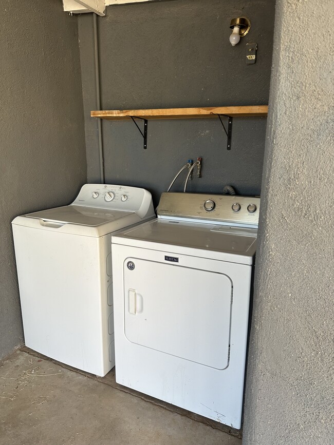 Building Photo - 174 W Borrego St