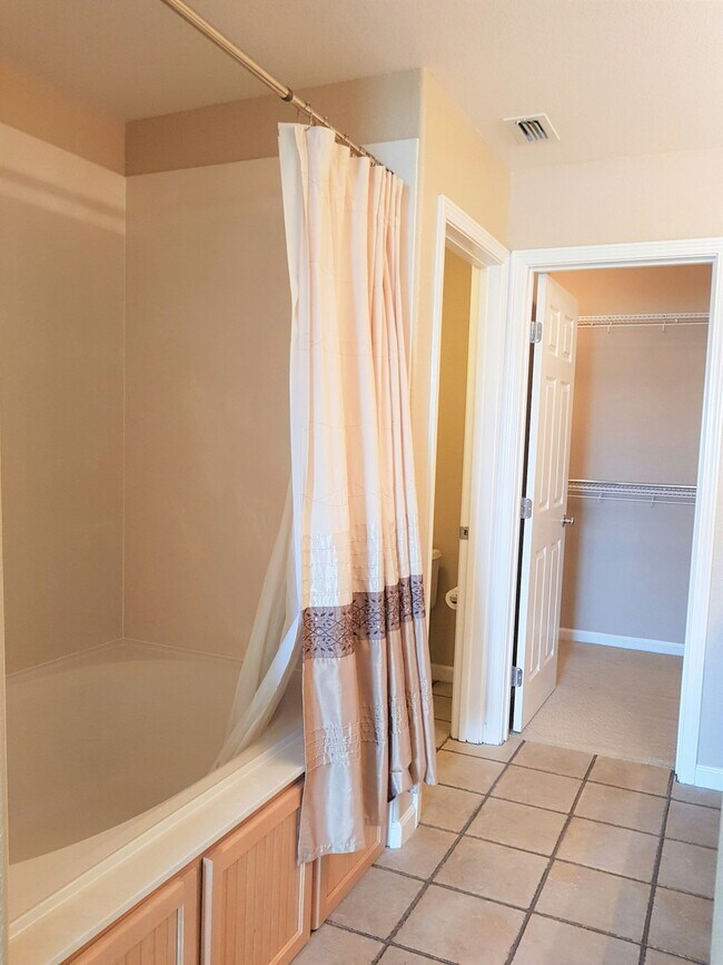 Building Photo - 79 Meritage Common