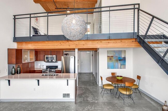 Building Photo - 401 9th Ave N