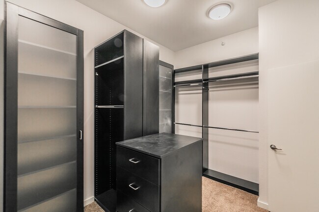 Building Photo - 2608 Museum Way