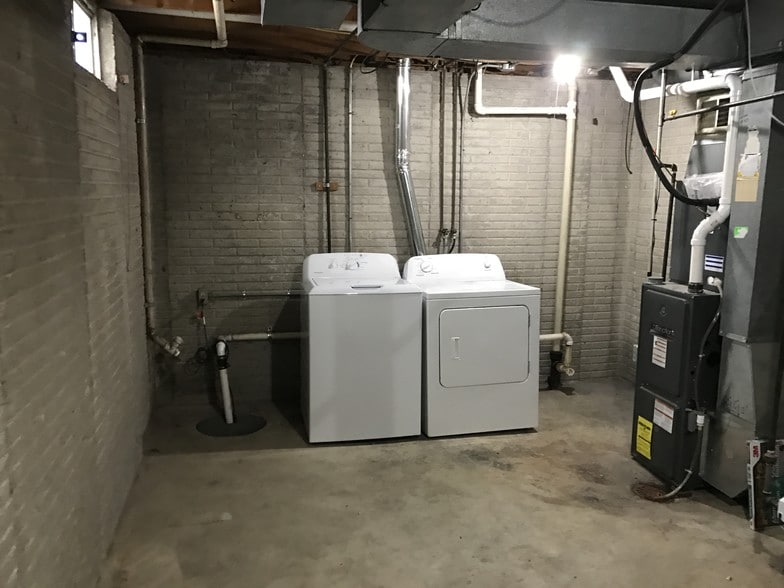 Building Photo - 3125 W 66th St