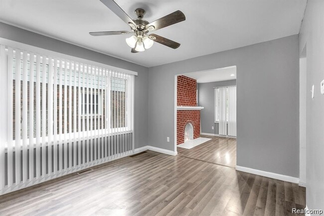 Building Photo - 15852 Washburn St