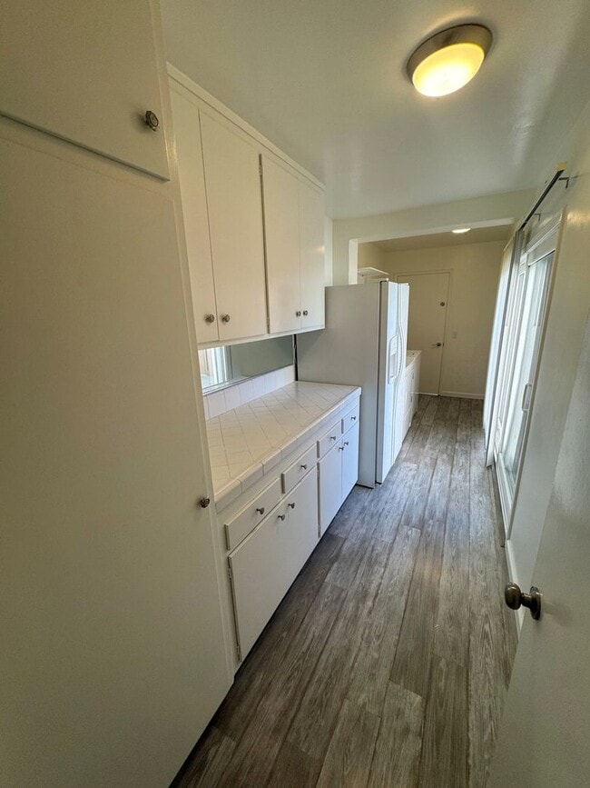 Building Photo - Spacious Ventura Keys Condo- Enjoy The Beach Life!