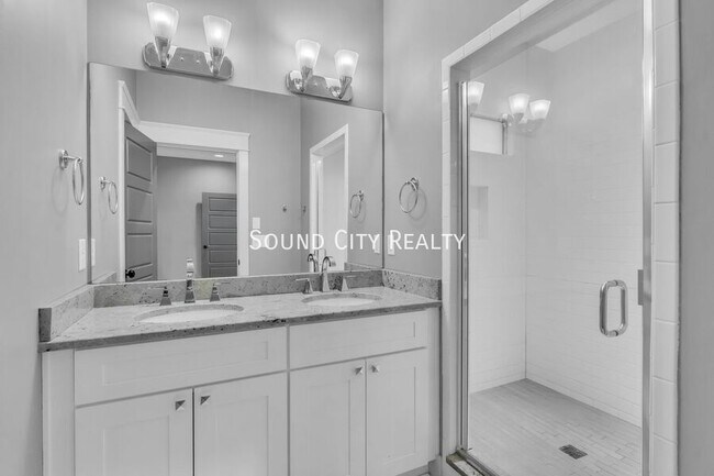 Building Photo - 1801 Sevier St