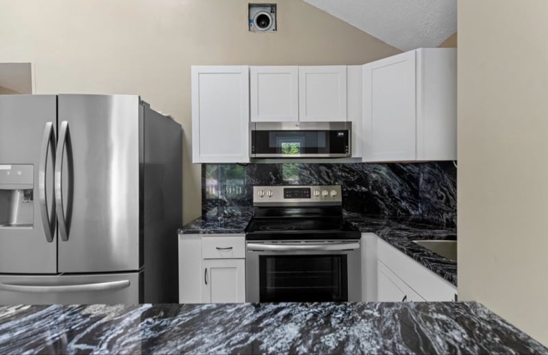 Building Photo - 33 village plaza Rd