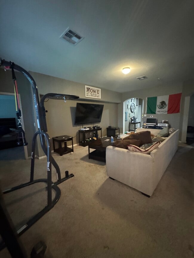 Building Photo - 376 Musgrav