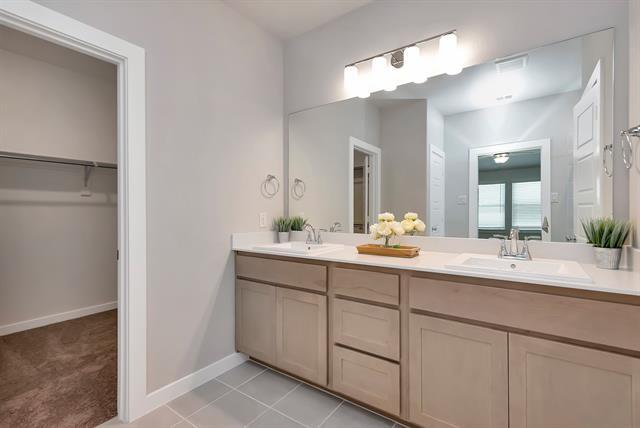 Building Photo - 2657 Keokuk St