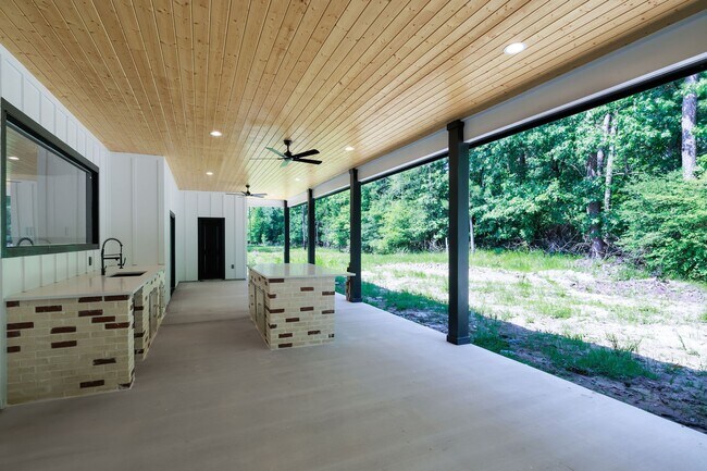 Building Photo - 354 Peach Pt Ln