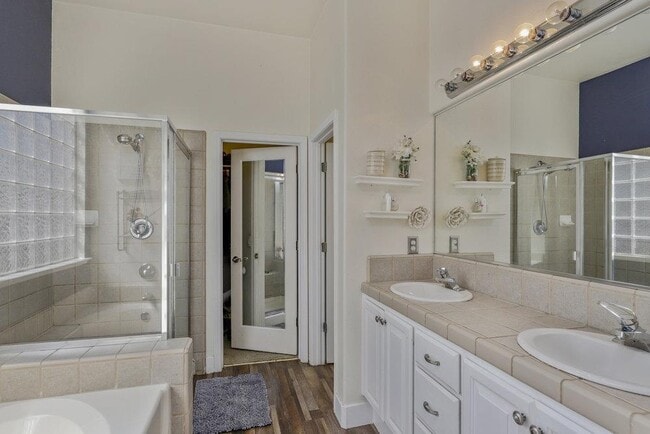 Building Photo - 2477 Veneto Ln