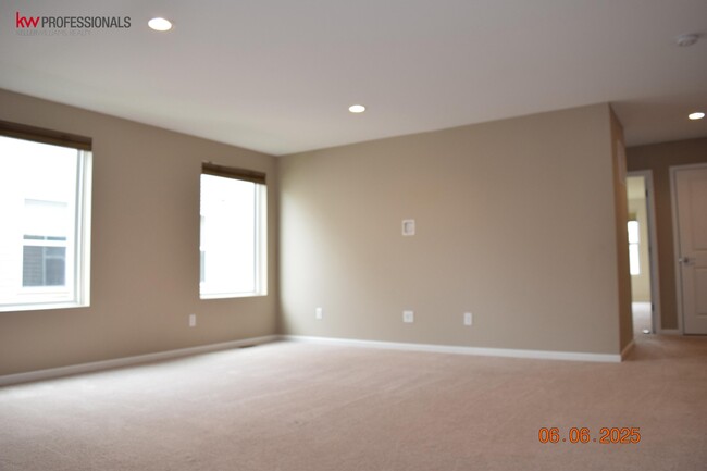 Building Photo - 49603 Shoreline Dr