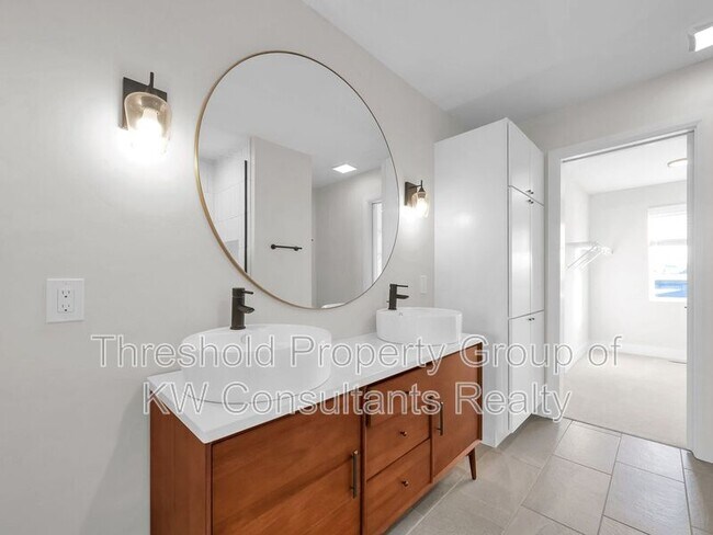 Building Photo - 1165 N 4th St