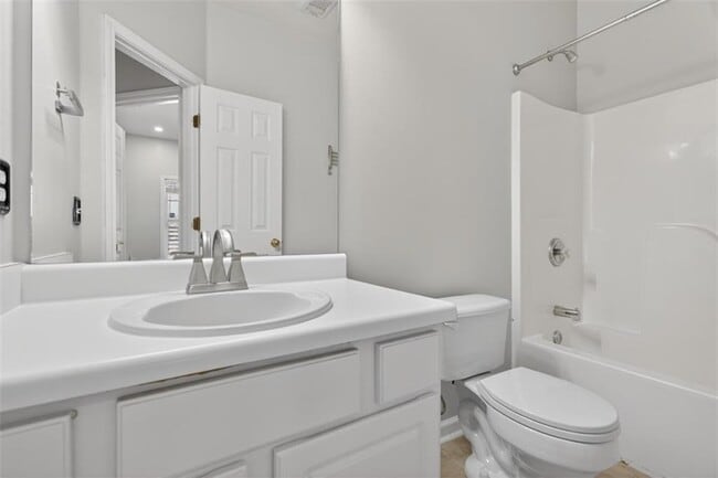 Building Photo - 2885 Stonehenge Ct