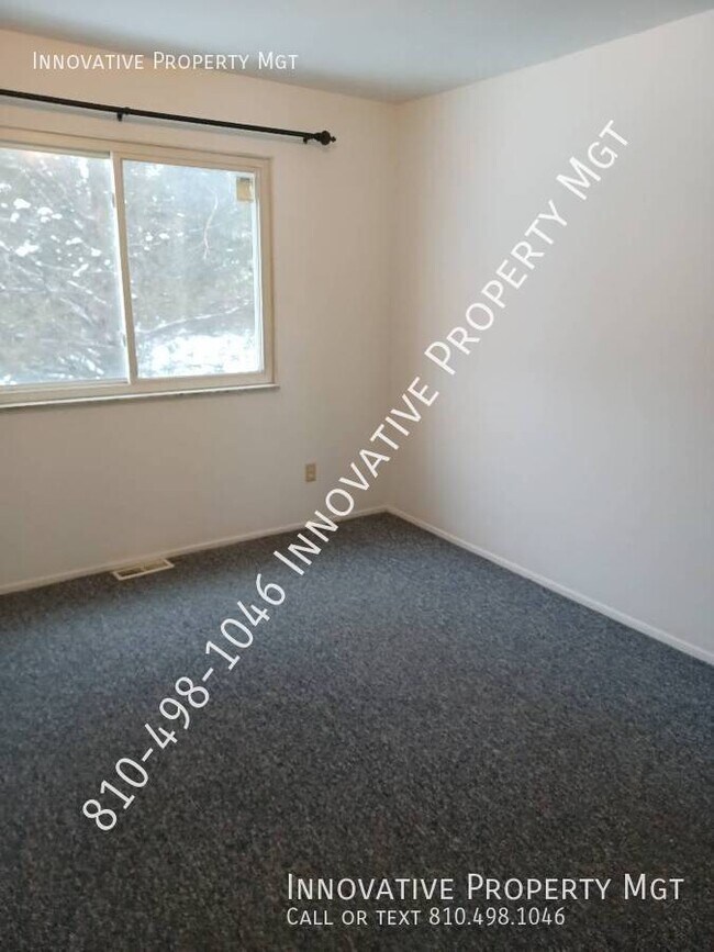 Building Photo - 6009 Holiday Gardens Dr