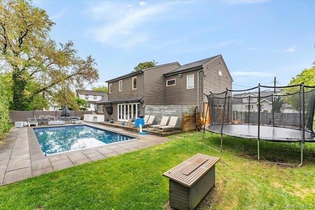 Building Photo - 536 Oxford Rd