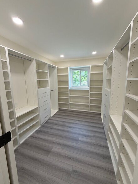 Building Photo - 5301 Dubois Ave