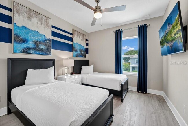 Building Photo - 7846 Spectrum Dr