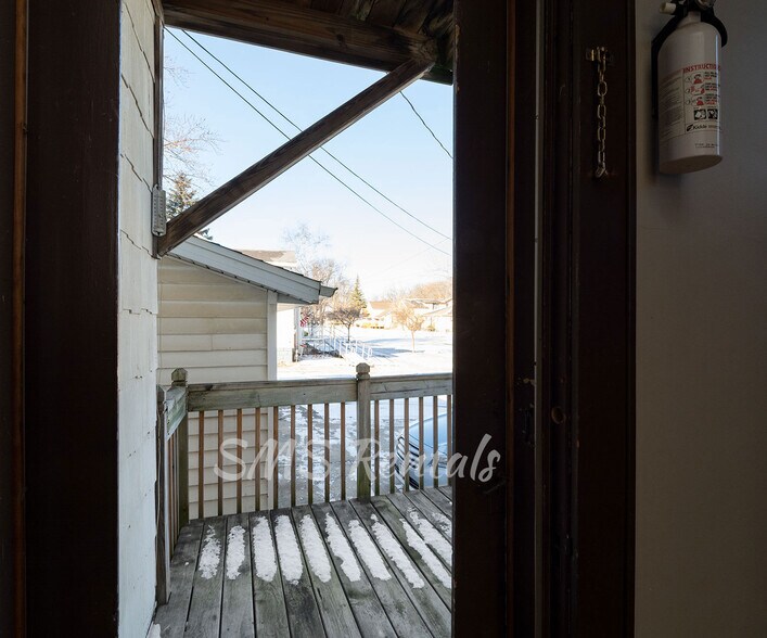 Building Photo - 319 Fink St