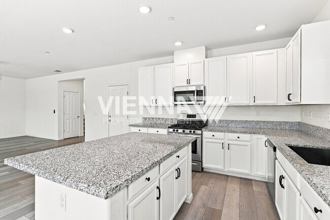 Building Photo - 3033 Welton Cir