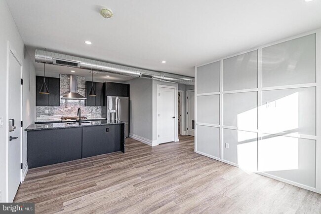 Building Photo - 526 Brown St