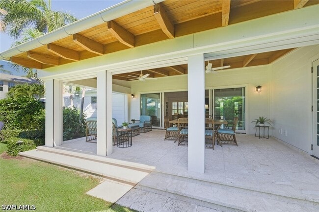 Building Photo - 92 10th Ave S