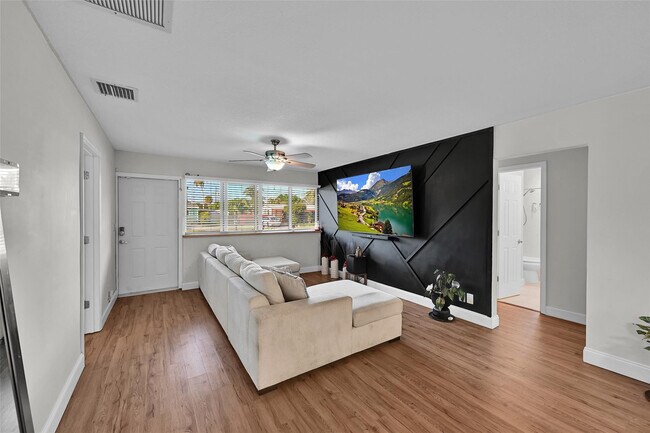 Building Photo - 5708 NW 24th St