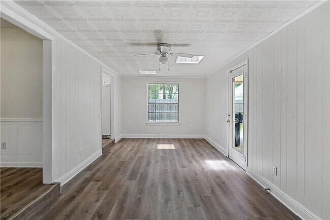 Building Photo - 401 Inspiration Ln