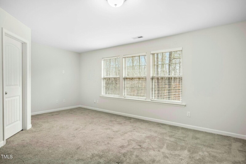 Building Photo - 94 E Grove Point Dr